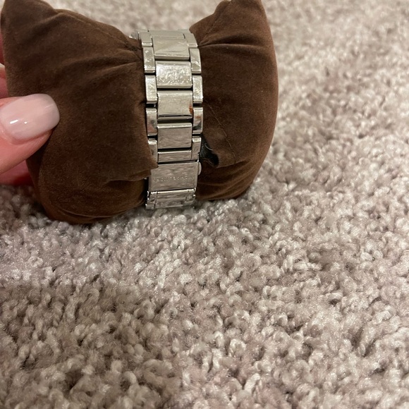 Michael Kors MK5615 Parker Multi-Function Silver Ladies Watch - Picture 11 of 12